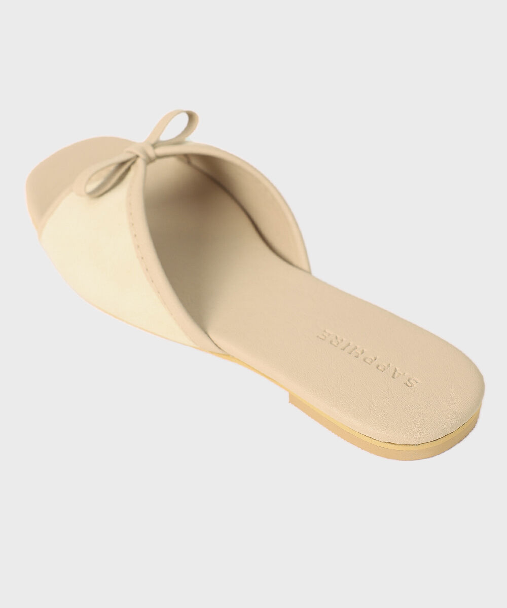 Women's Off White Flats