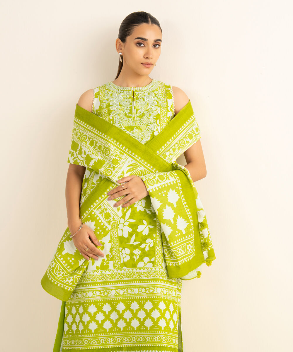 Women's Unstitched Khaddar Embroidered Green 3 Piece Suit
