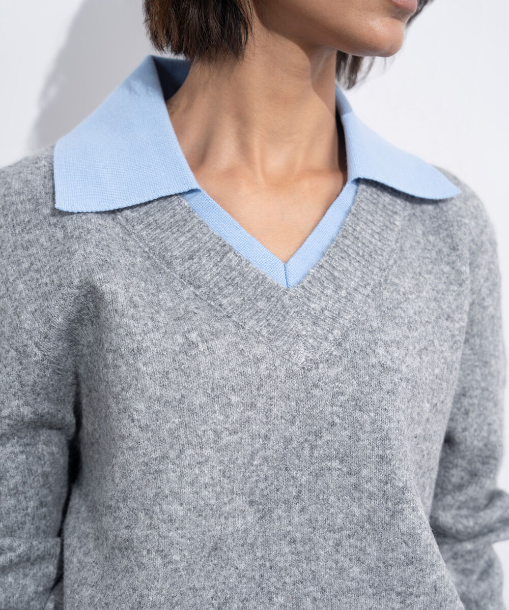 Women's Western Wear Grey Contrast Collar Knit Sweater