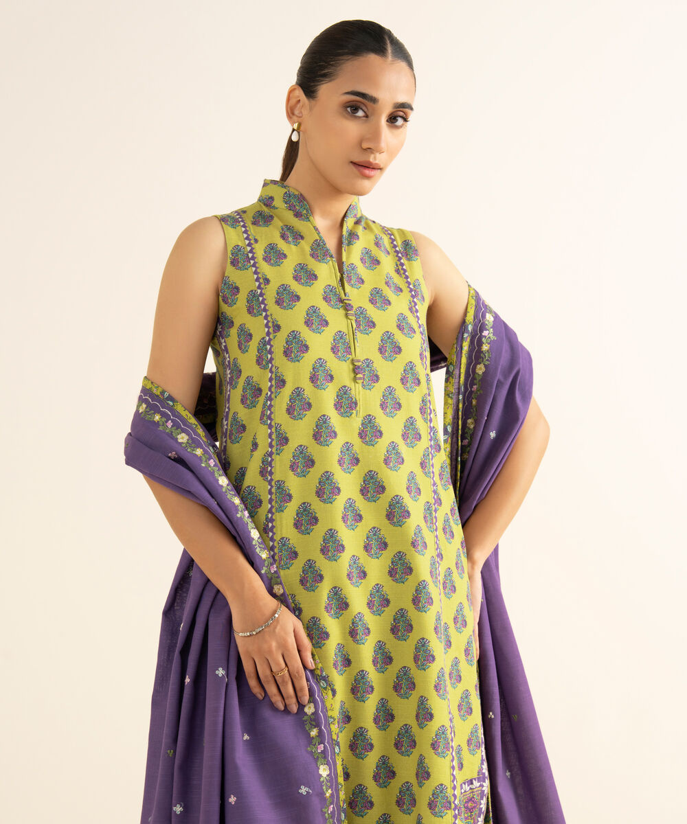 Women's Unstitched Light Khaddar Embroidered Multi 3 Piece Suit