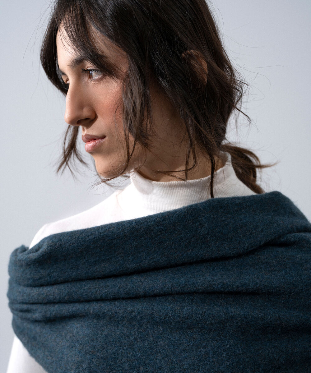 Women's Western Wear Teal Solid Woolen Scarf