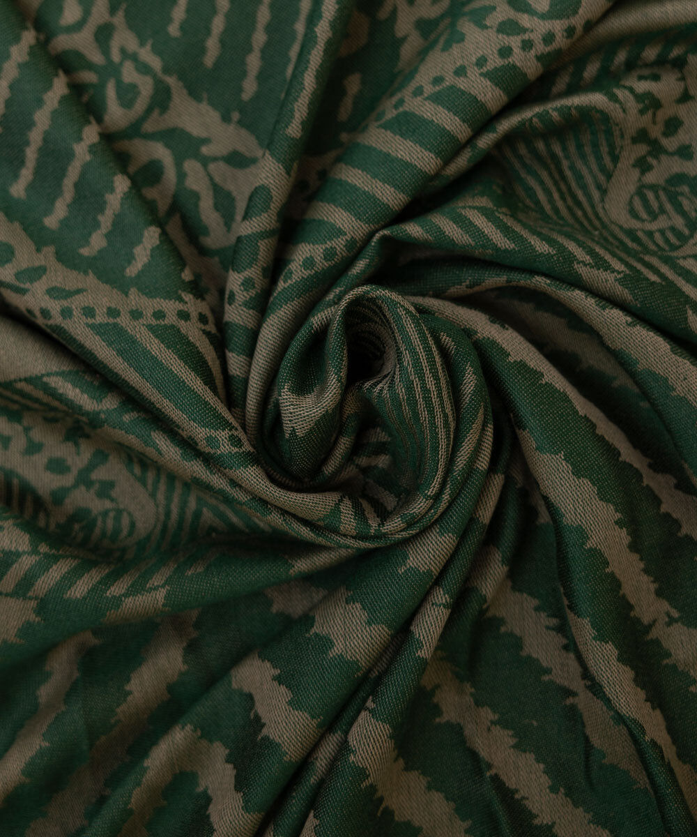 Women's Pret Green Solid Blended Shawl