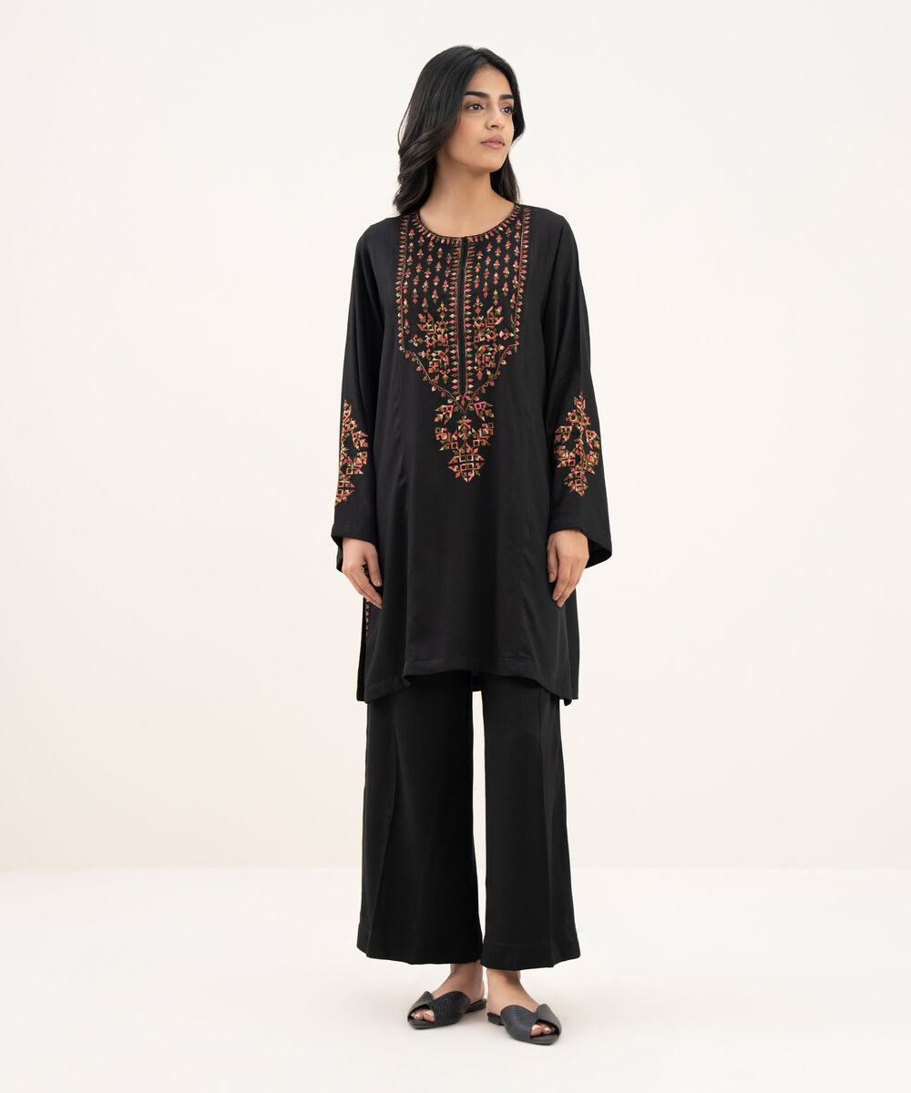 Women's RTW Bedford Embroidered Straight Black Shirt