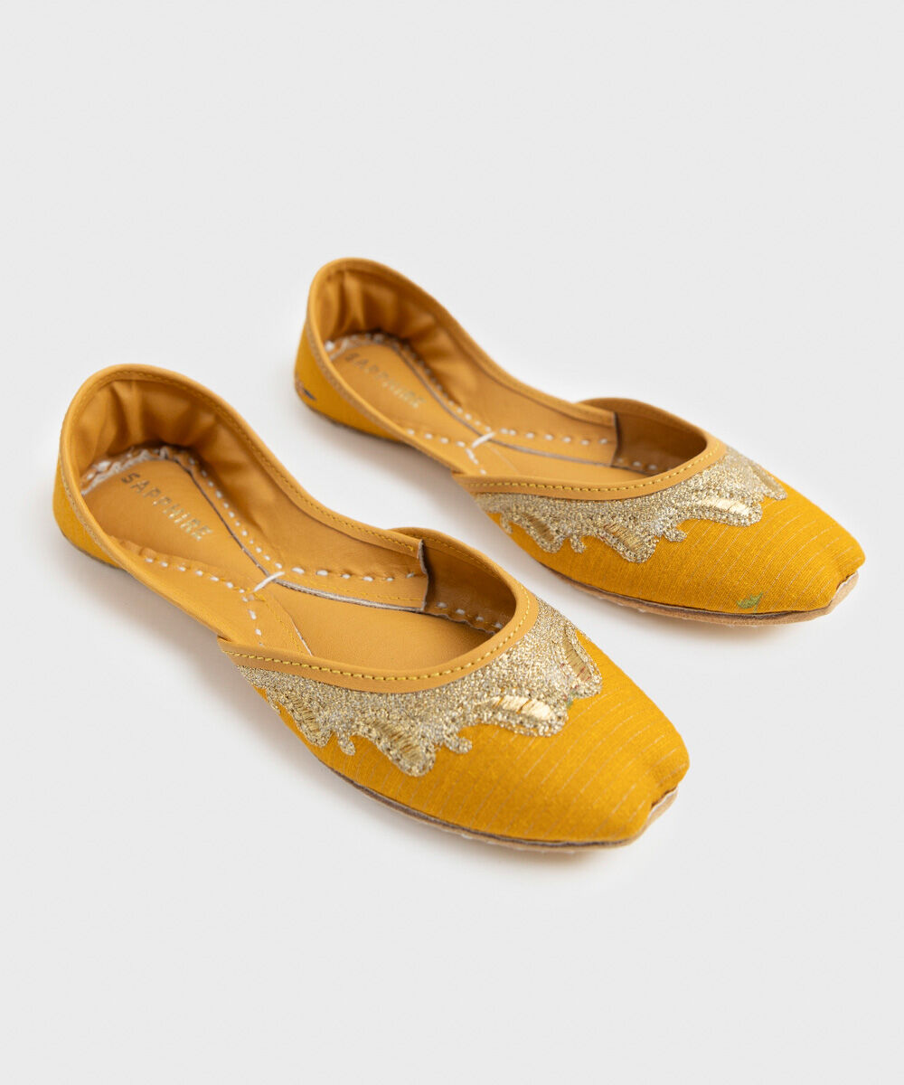 Woman - Yellow Embroidered Khussas