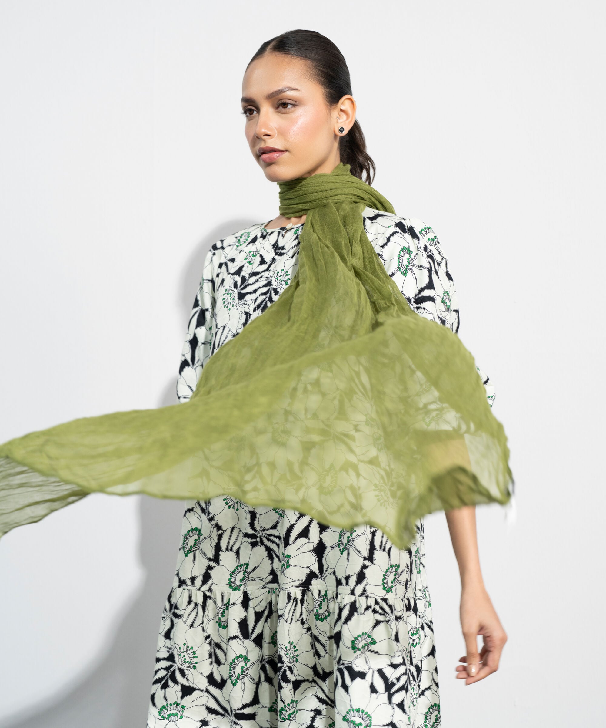 Green Scarf WSCF26V10017