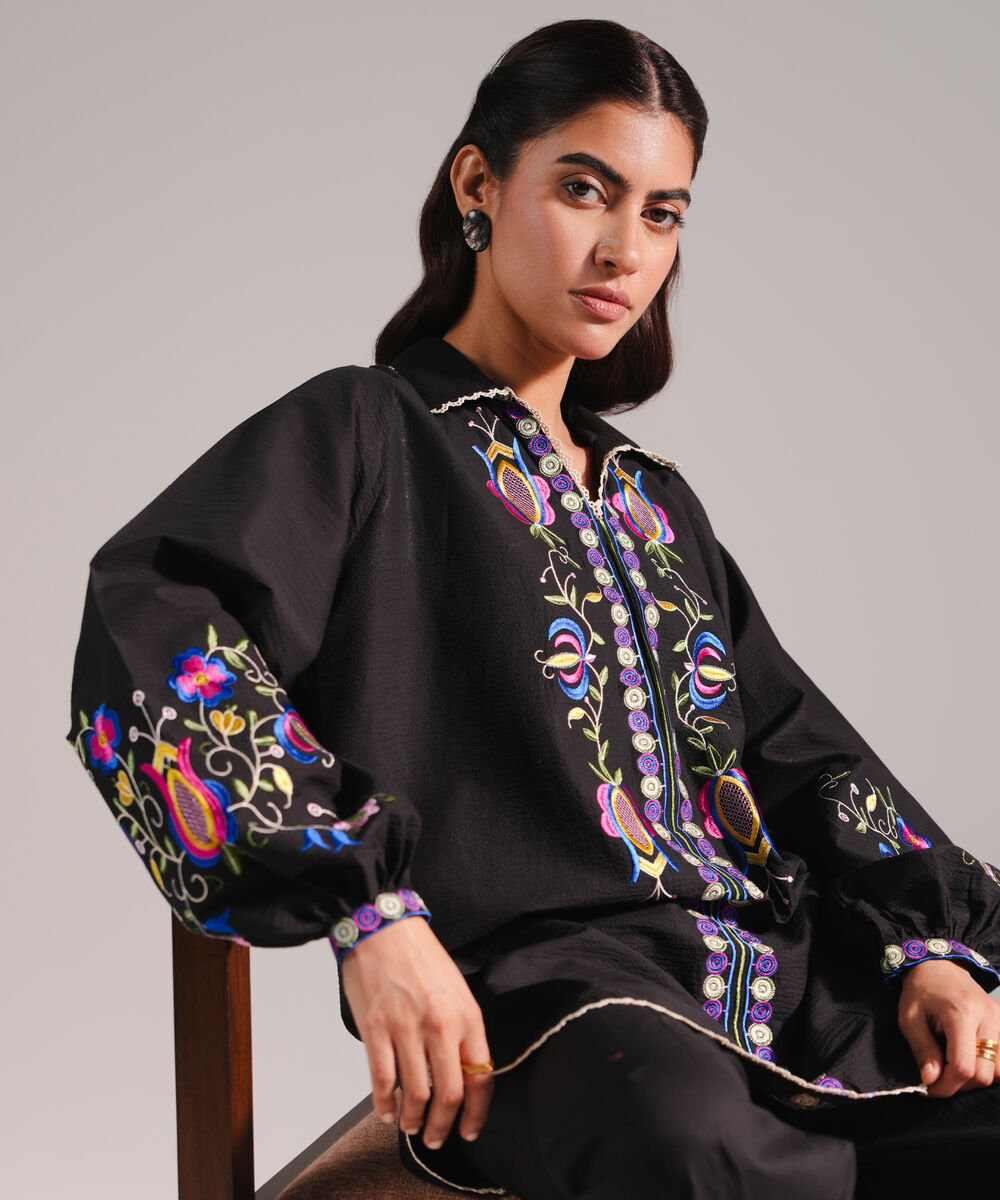 Women's RTW Seersucker Embroidered Black Straight Shirt