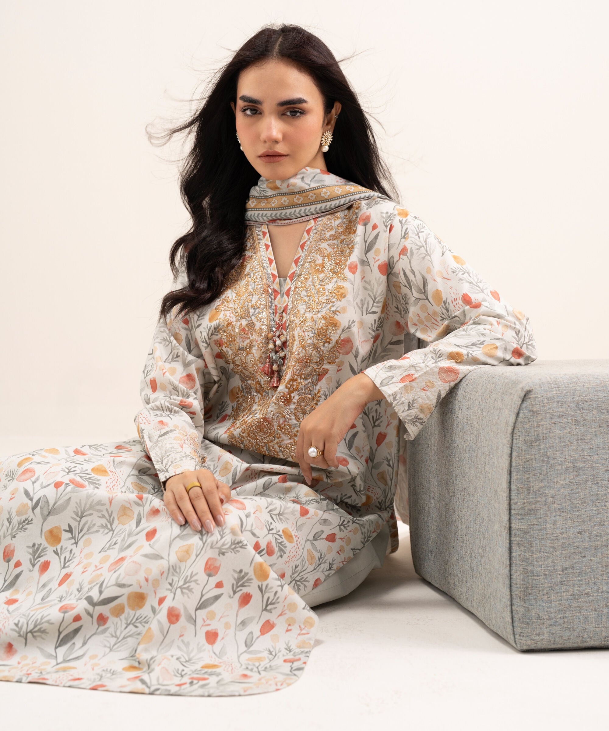 Unstitched 3 Pc Lawn DDDS26V358TS