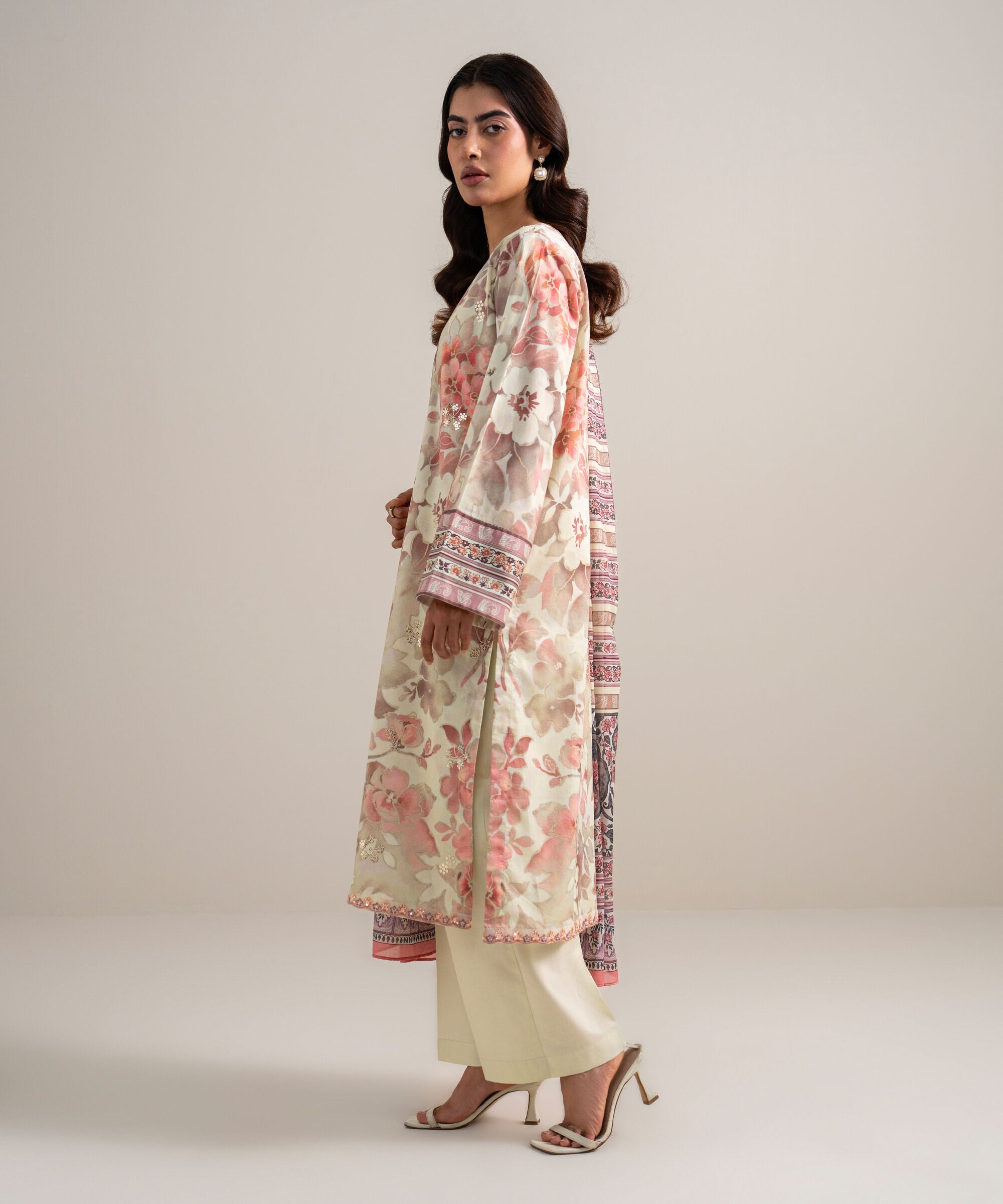 Unstitched 3 PC U3PDDS26V693