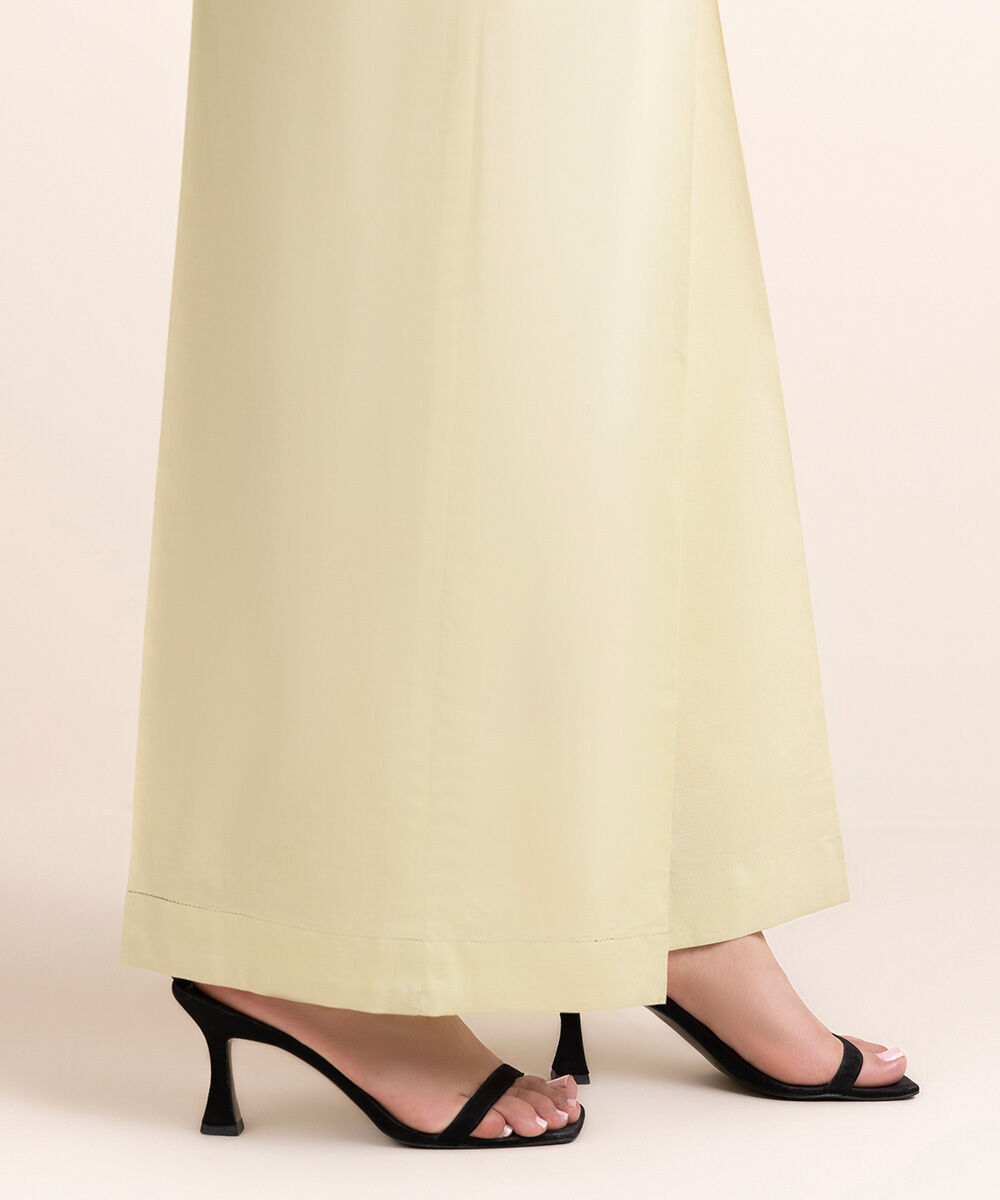 Women's Pret Cambric Off White Solid Flared Pants