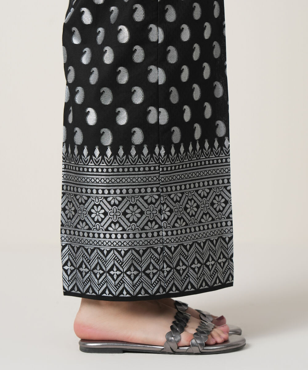 Women's RTW Extra Weft Jacquard Black Solid Trousers