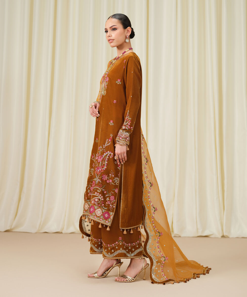 Women's Unstitched Embroidered Velvet Fuchsia 3 Piece Suit