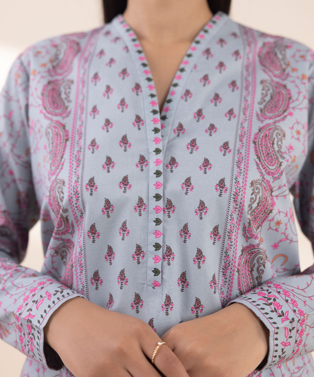 0U3PDF25V136 Unstitched 3 PC 0U3PDF25V136