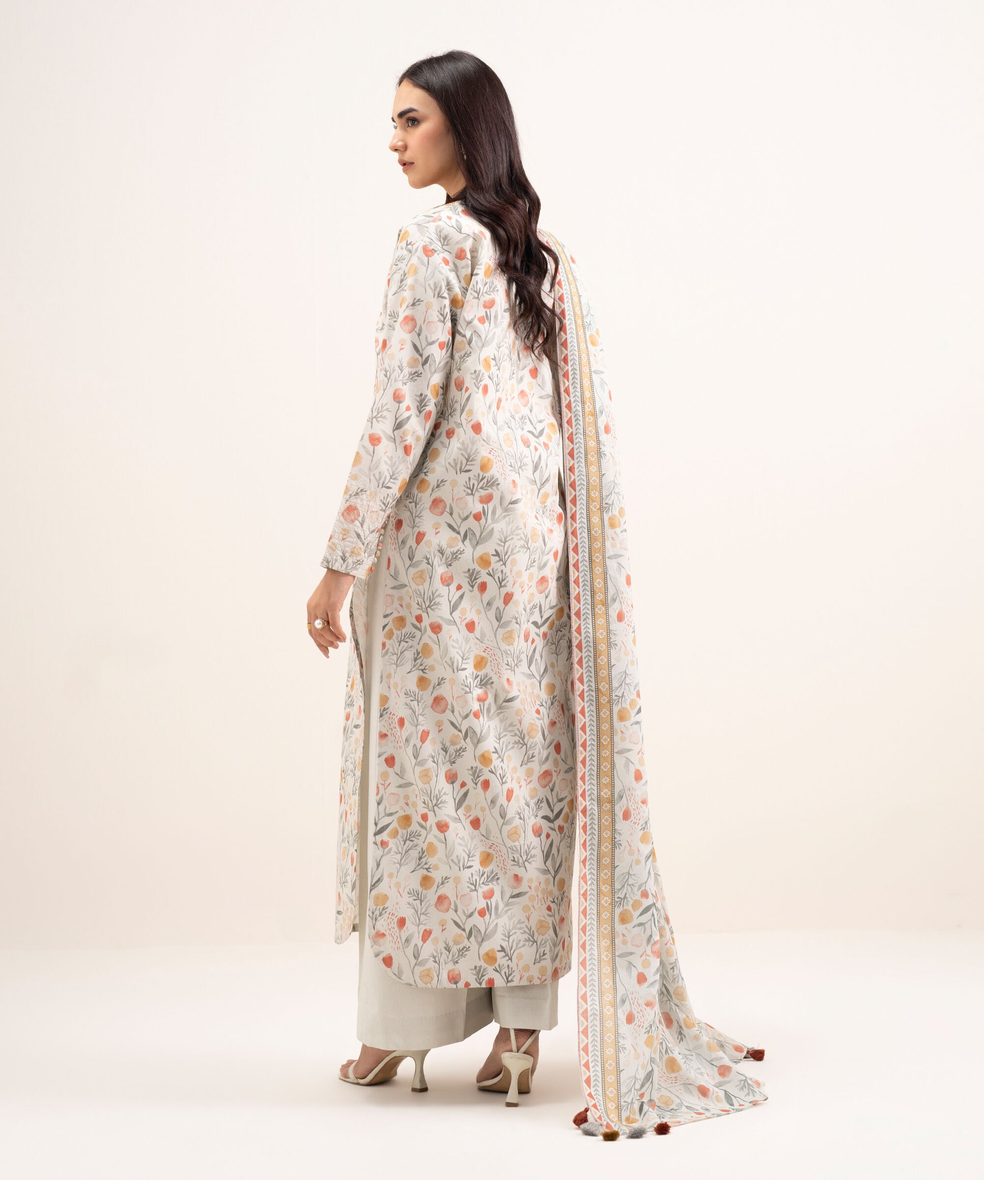Unstitched 3 Pc Lawn DDDS26V358TS