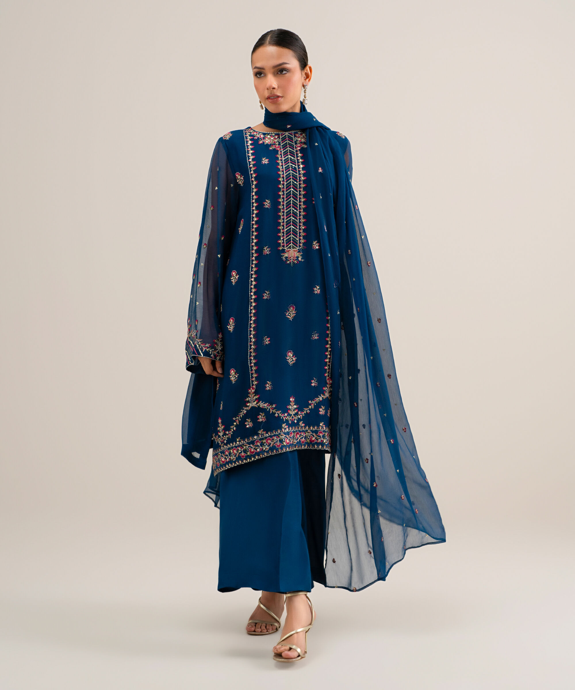 Retail Price: 10990/-PKR