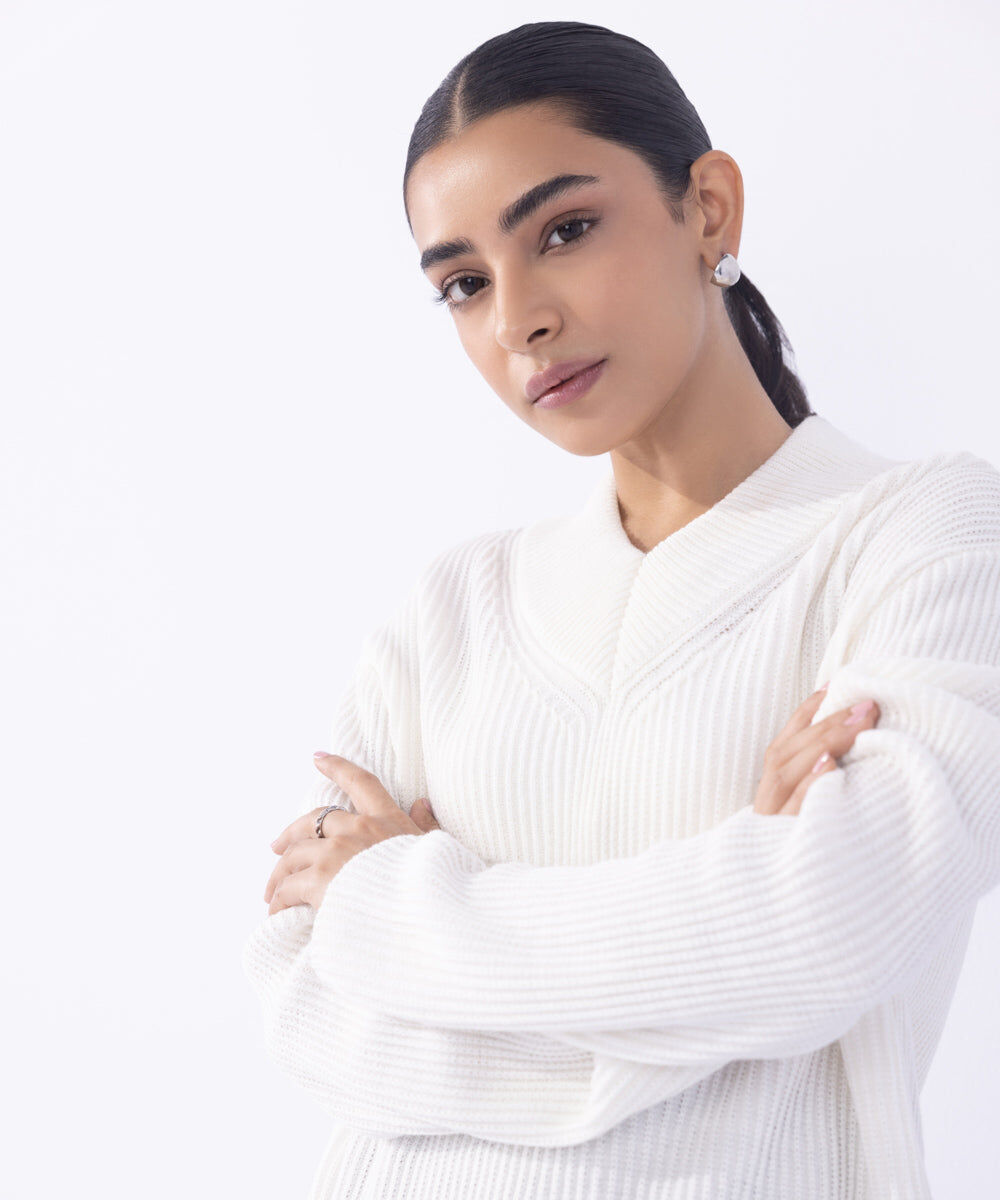 Woman - Off White V Neck Knit Sweater