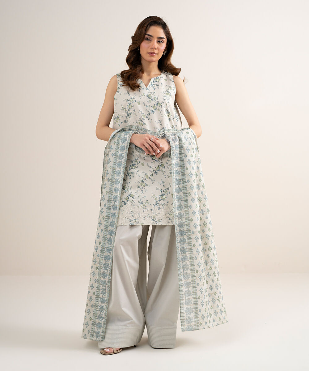 3 Piece - Embroidered Zari Lawn Suit