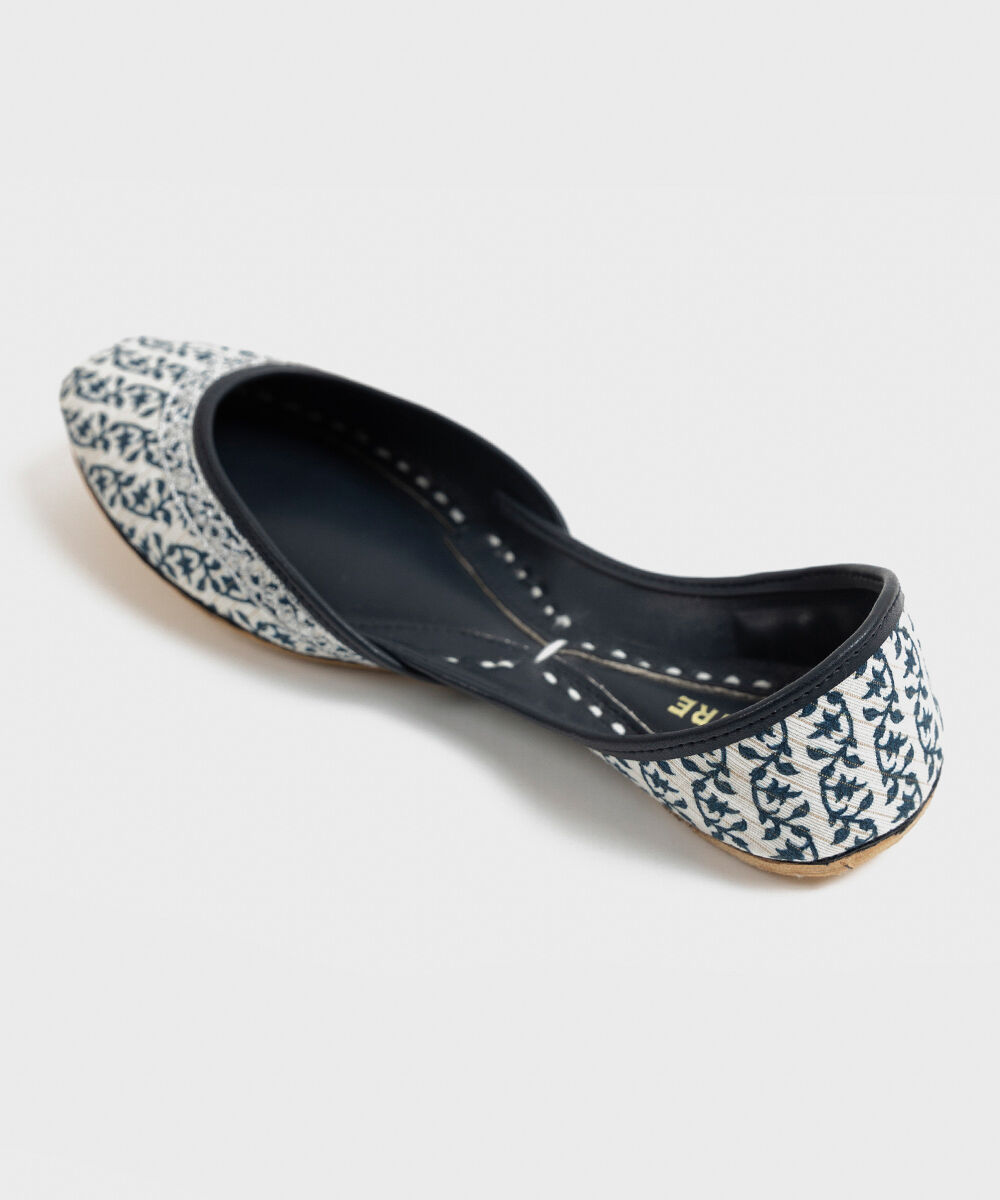 Woman - Blue Embroidered Khussas