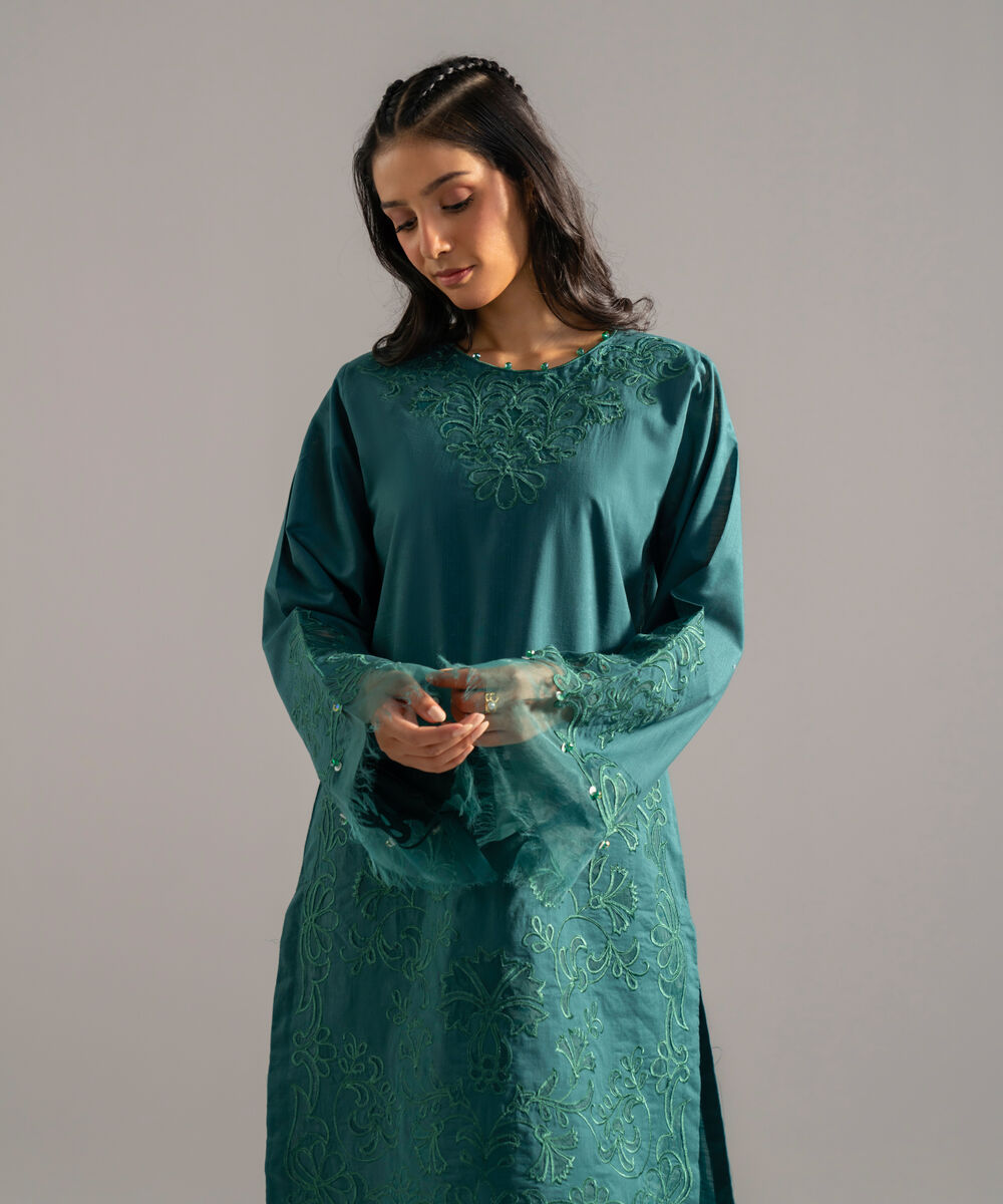 Women's RTW Cross Hatch Solid Embroidered Green 2 Piece Suit