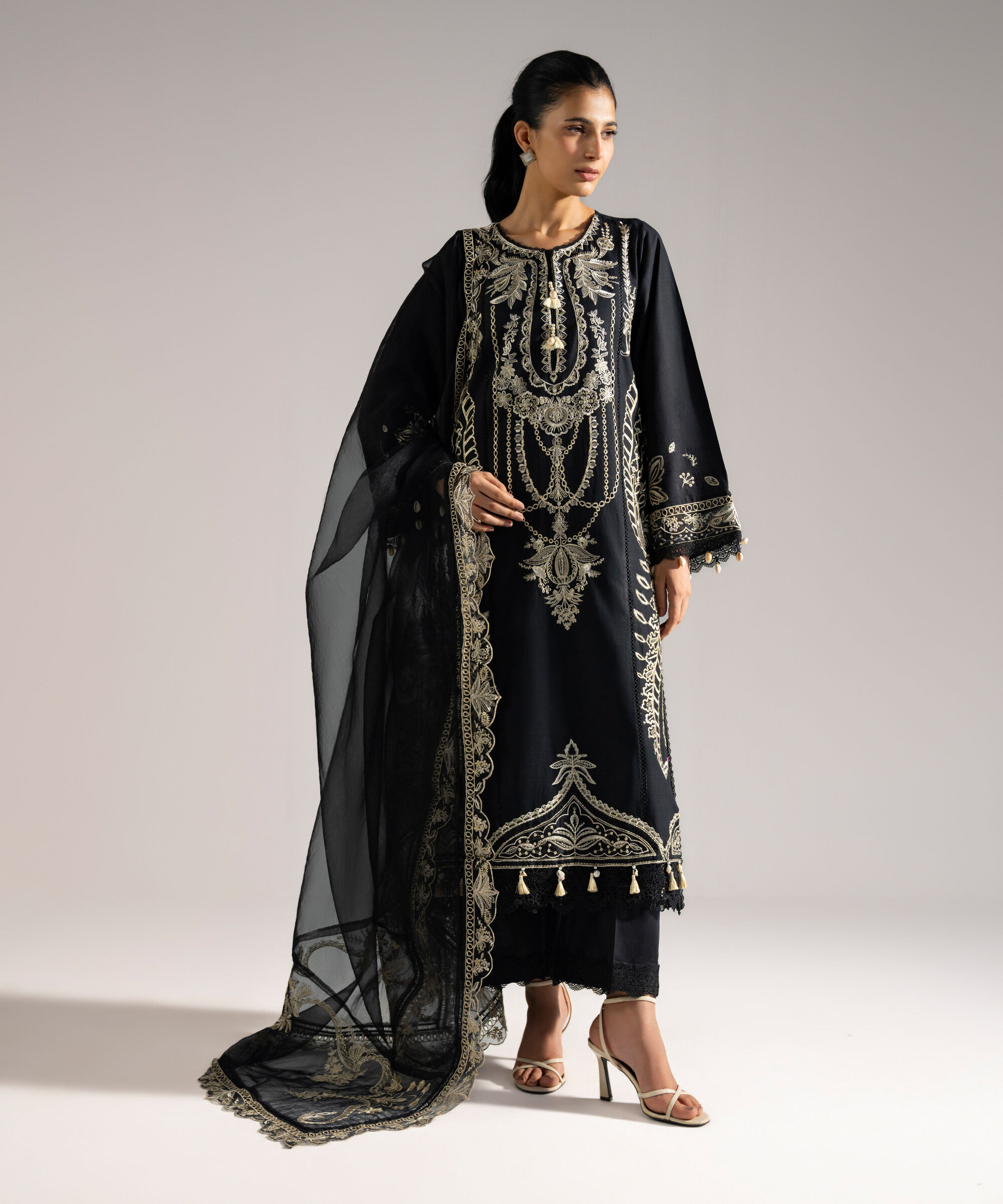 Retail Price: 25990/-PKR