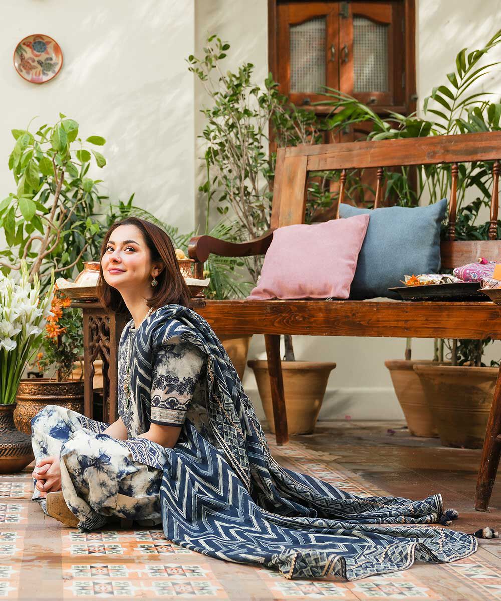 Woman - Blue 3 Piece - Embroidered Lawn Suit