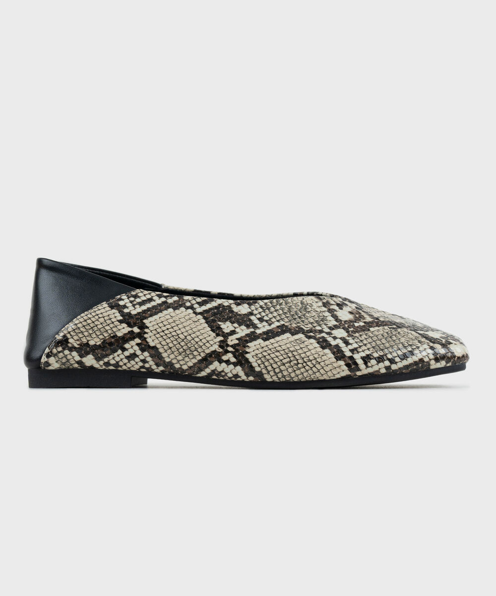 Women's Black And White Pumps