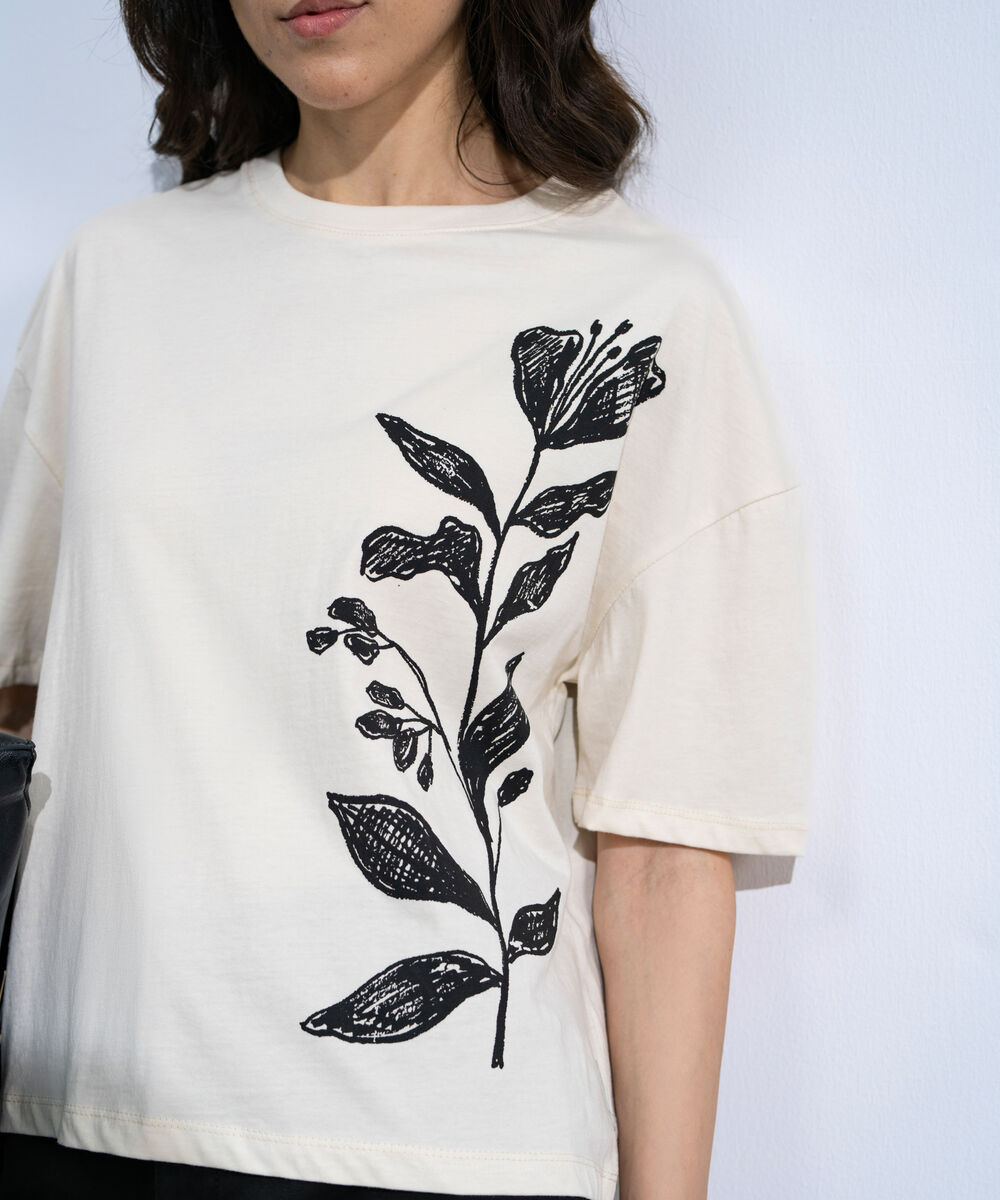 Women's Beige Loose-Fit Graphic T-Shirt