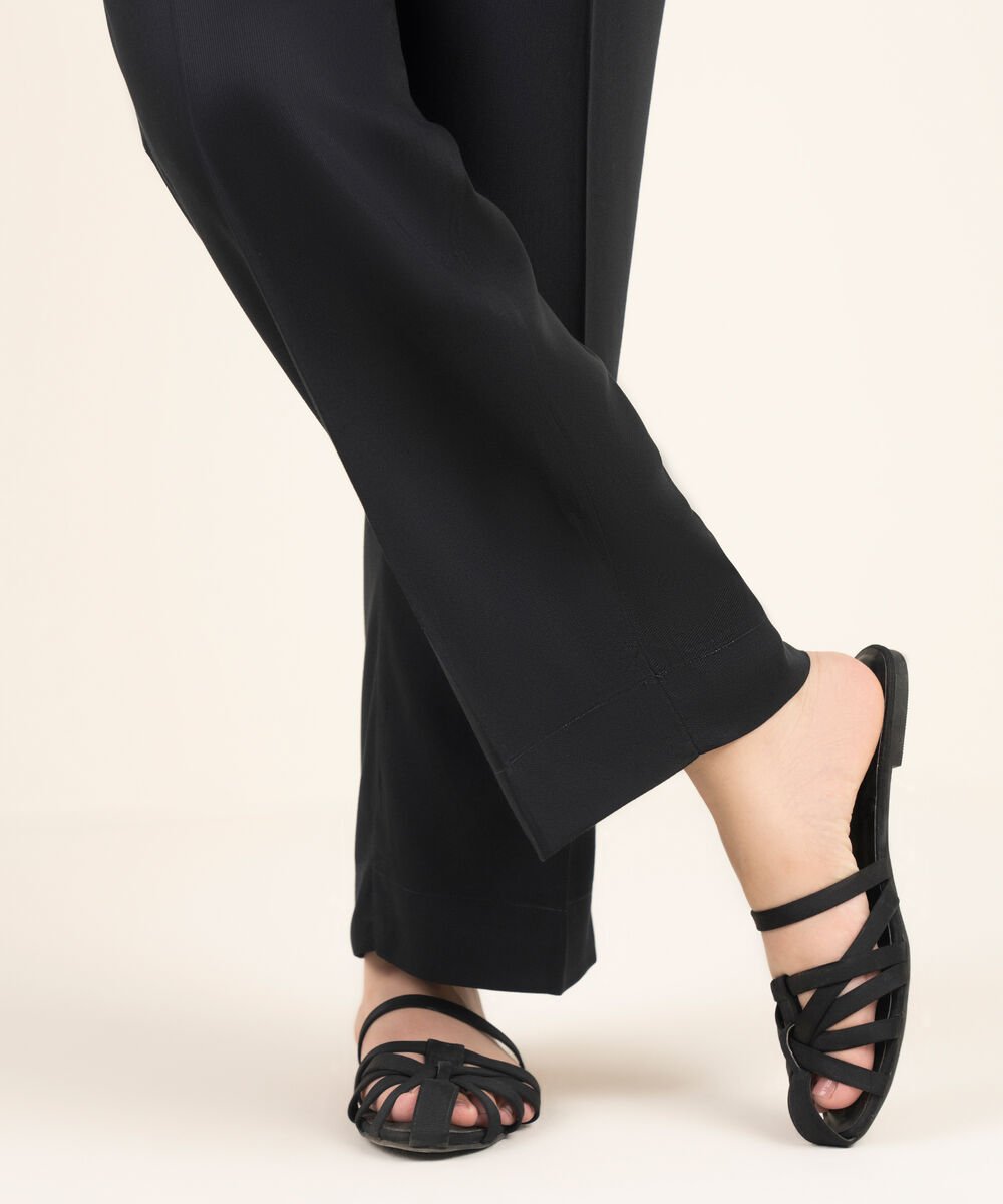 Women's RTW Bedford Solid Black Straight Pants