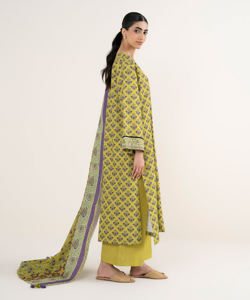 Women's Unstitched Printed Khaddar Multi 3 Piece Suit