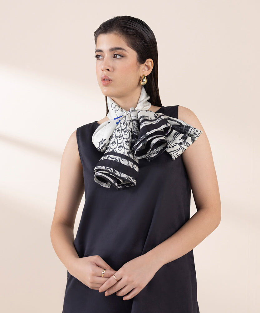 Off White Dupatta 000STSAC2412