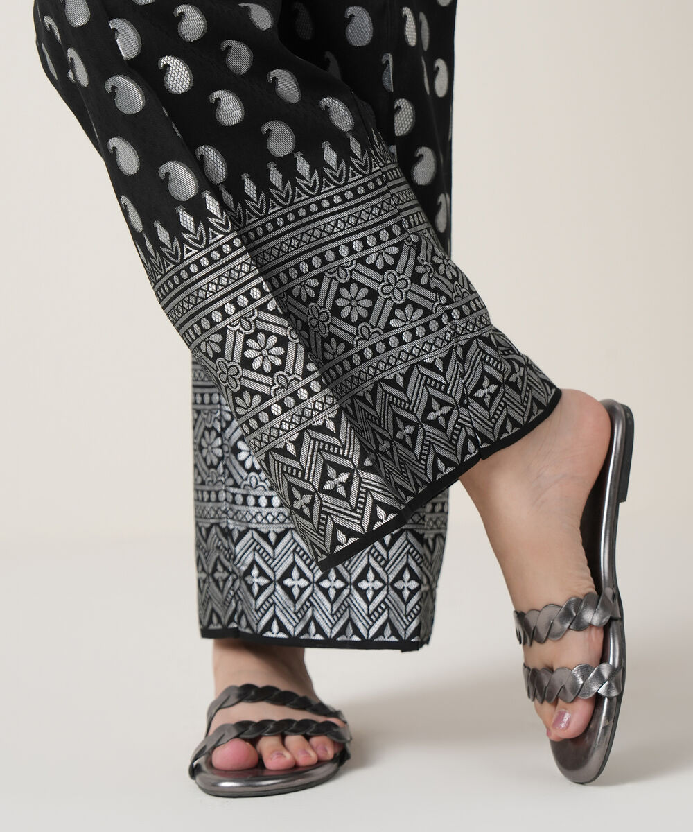 Women's RTW Extra Weft Jacquard Black Solid Trousers