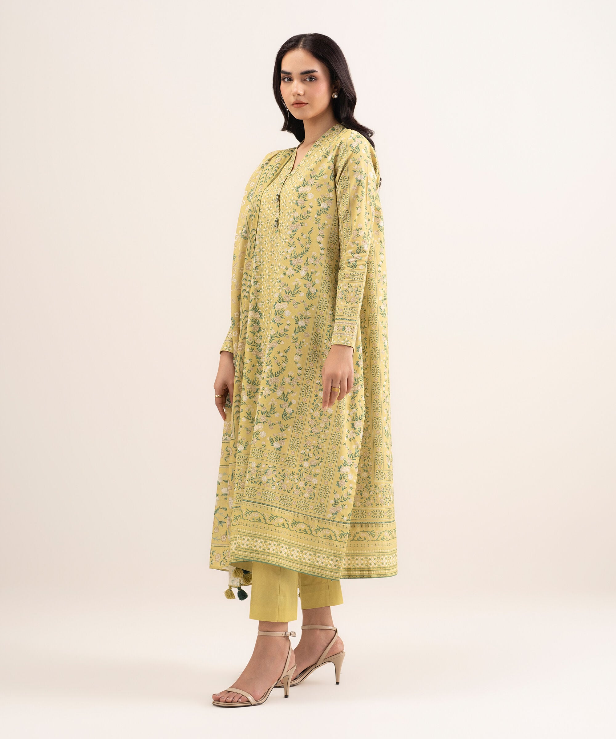 Unstitched 3 Pc Lawn PDYS26V419TS