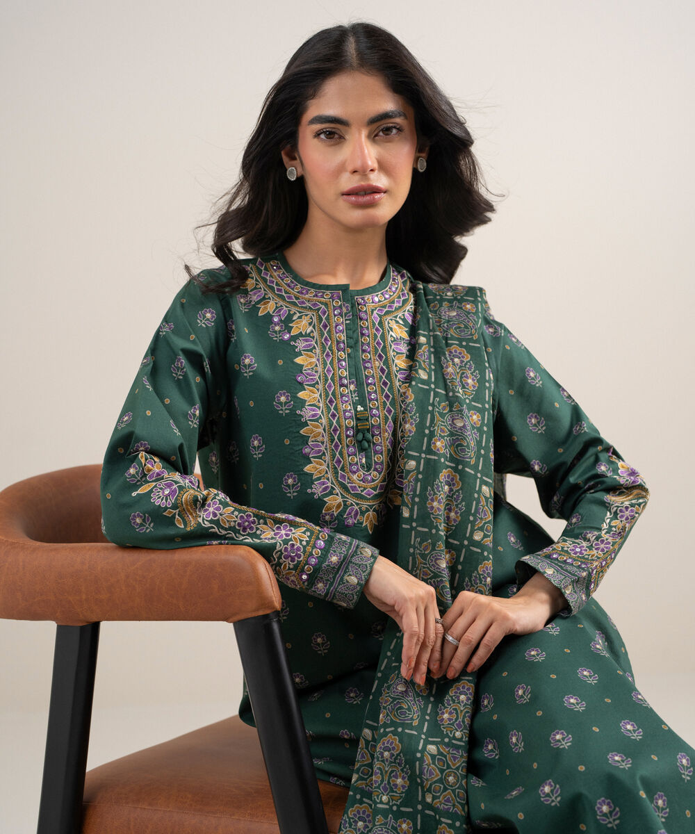Women's Unstitched Lawn Embroidered Green 3 Piece Suit