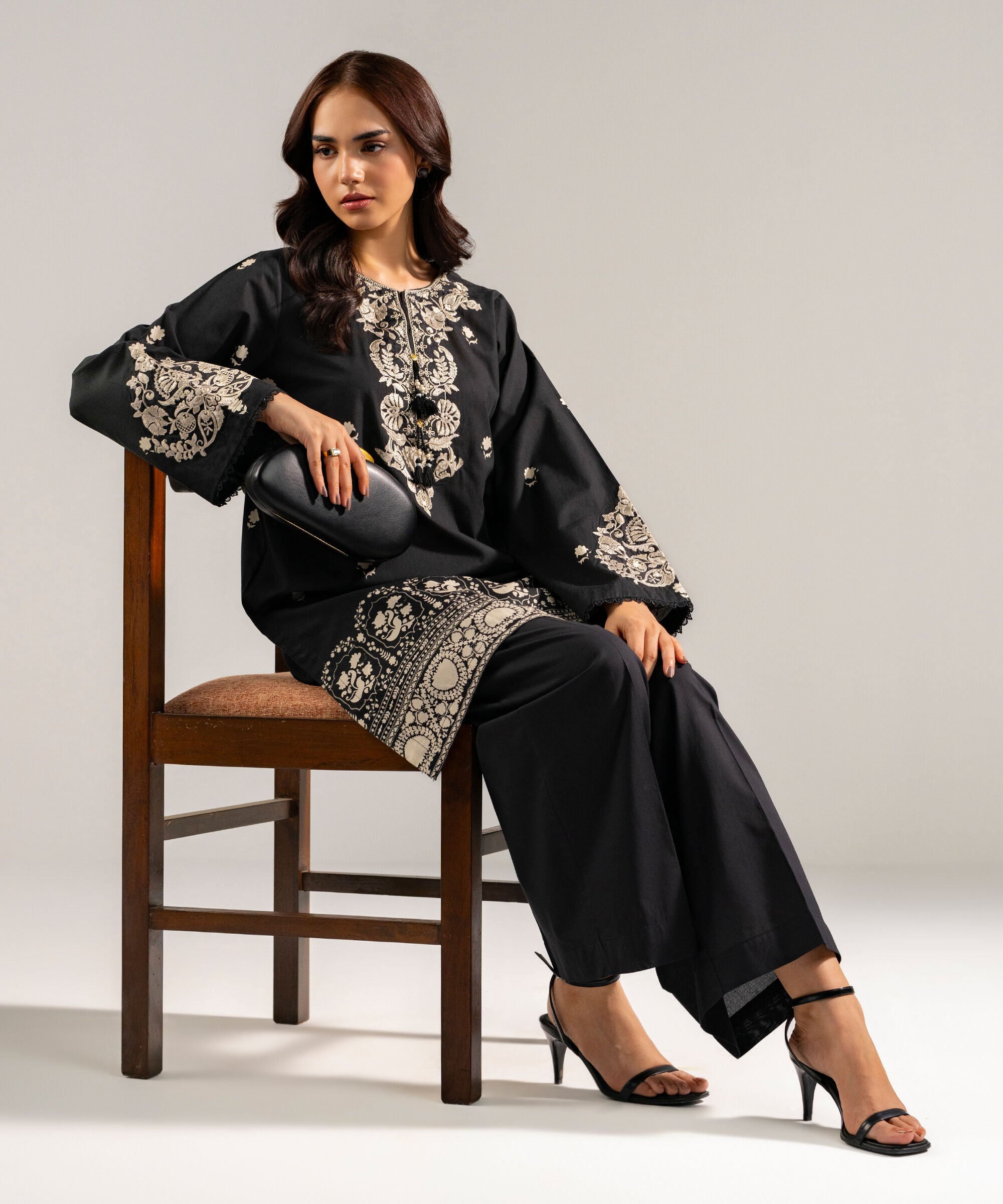 Retail Price: 8990/-PKR