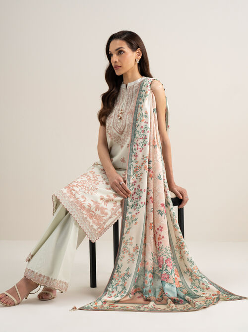 3 Piece - Embroidered Lawn Suit