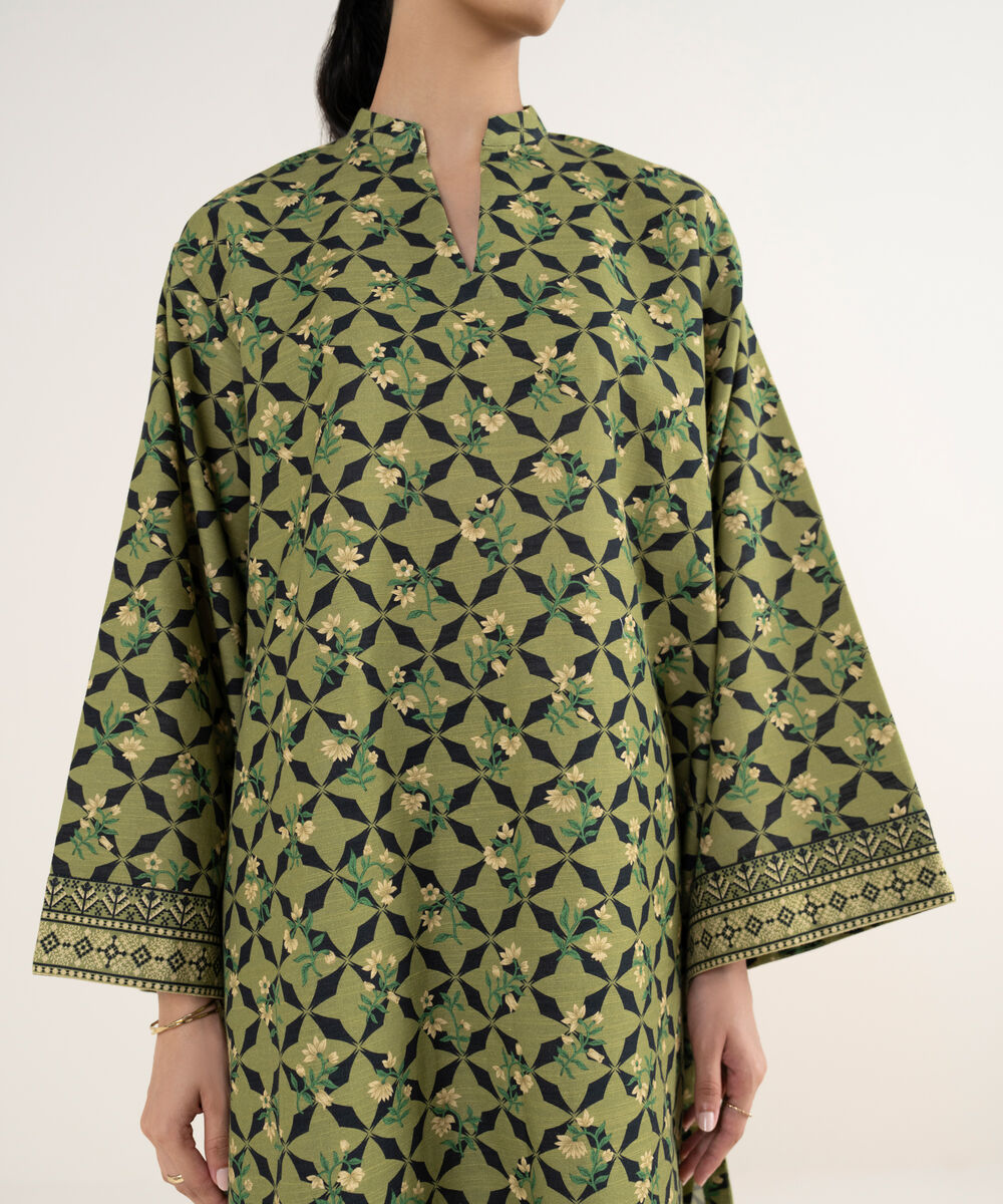 Women's Unstitched Printed Khaddar Magenta 3 Piece Suit