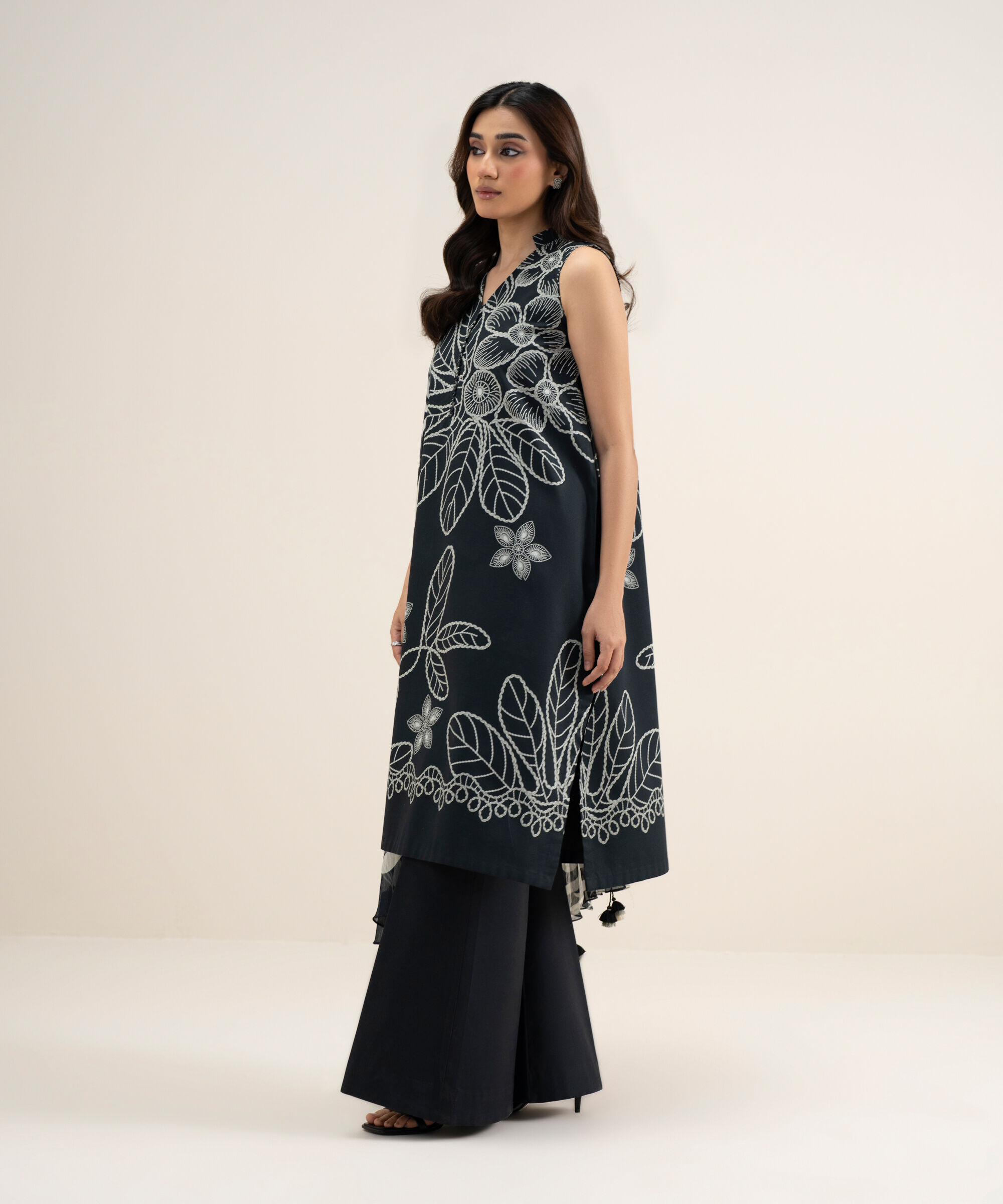 Unstitched 3 PC U3PDDS26V557