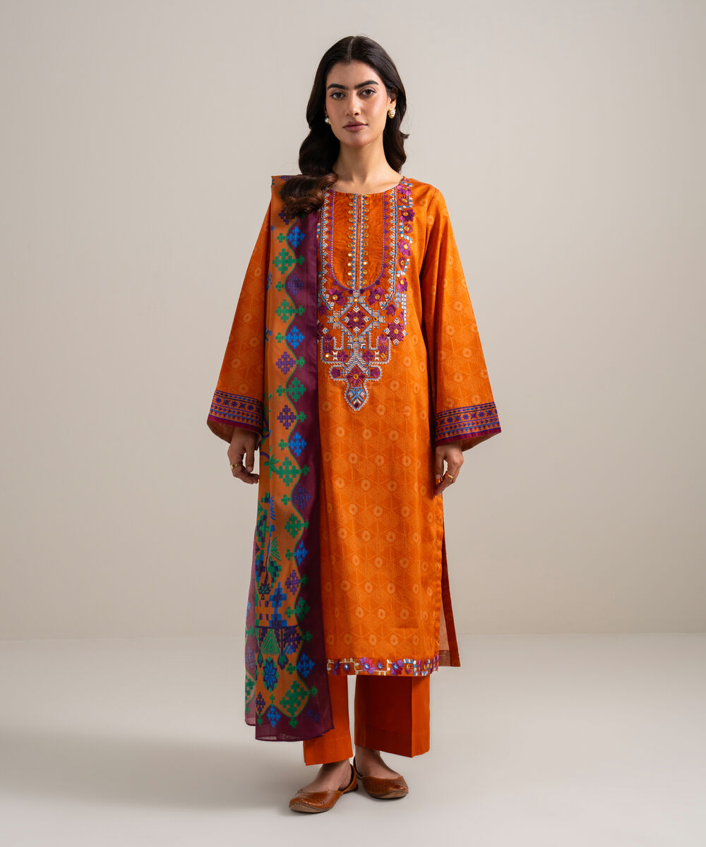 Women's Unstitched Lawn Embroidered Green 3 Piece Suit
