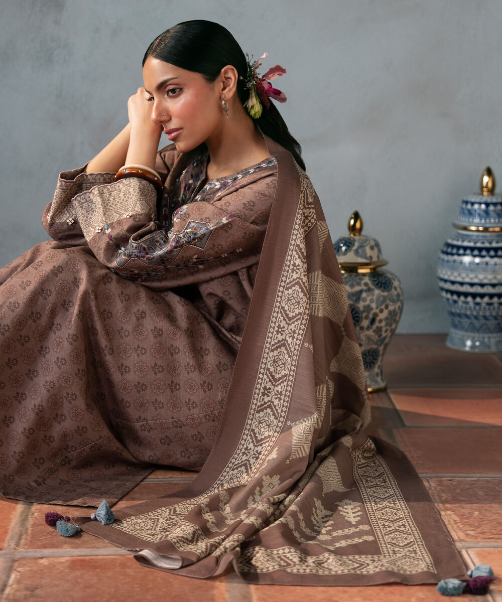 Women's Unstitched Light Khaddar Embroidered Tea Pink 3 Piece Suit