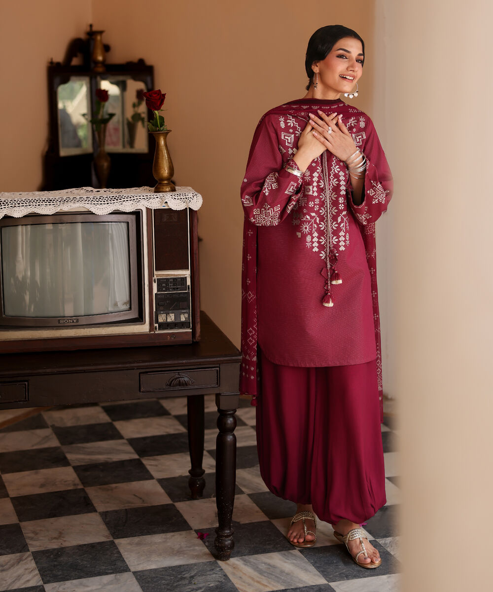 Women's Unstitched Zari Lawn Embroidered Pink 3 Piece Suit