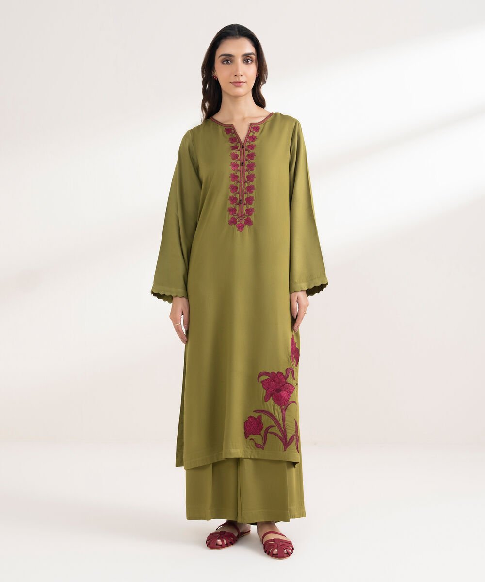 Women's RTW Bedford Embroidered Straight Green Shirt