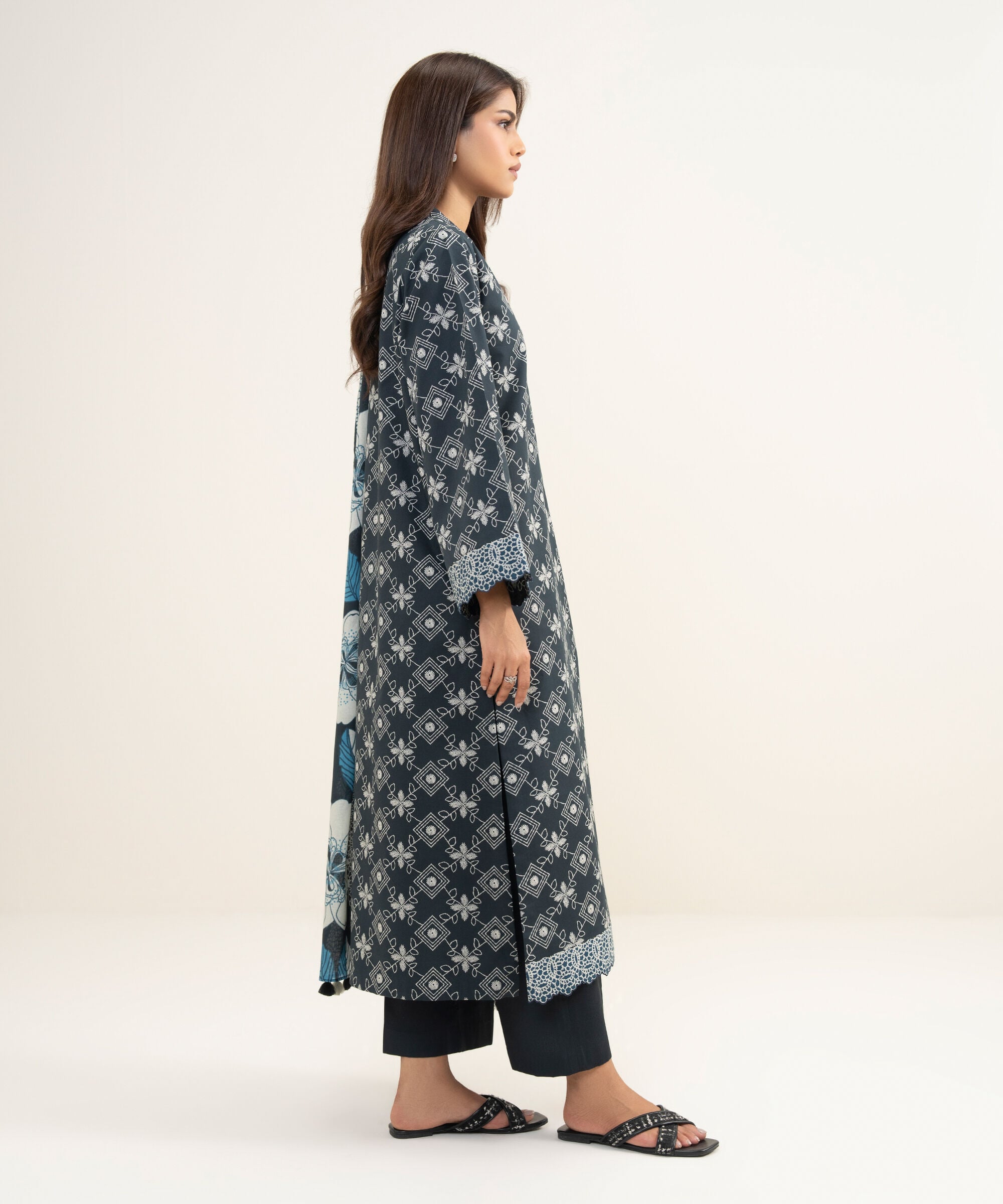 Unstitched 3 PC U3PDDS26V443