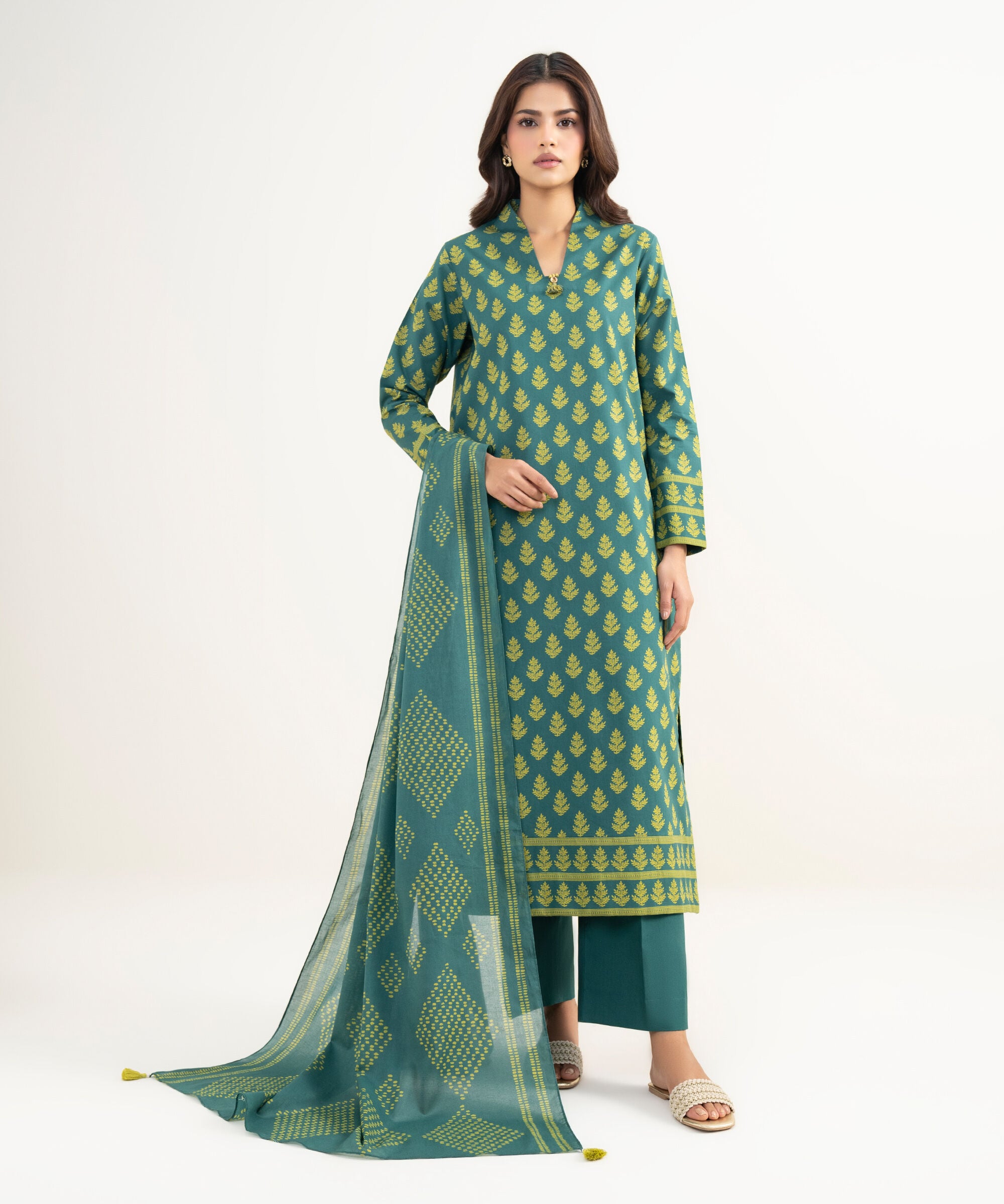 Unstitched 3 PC 3PDYS26V3130
