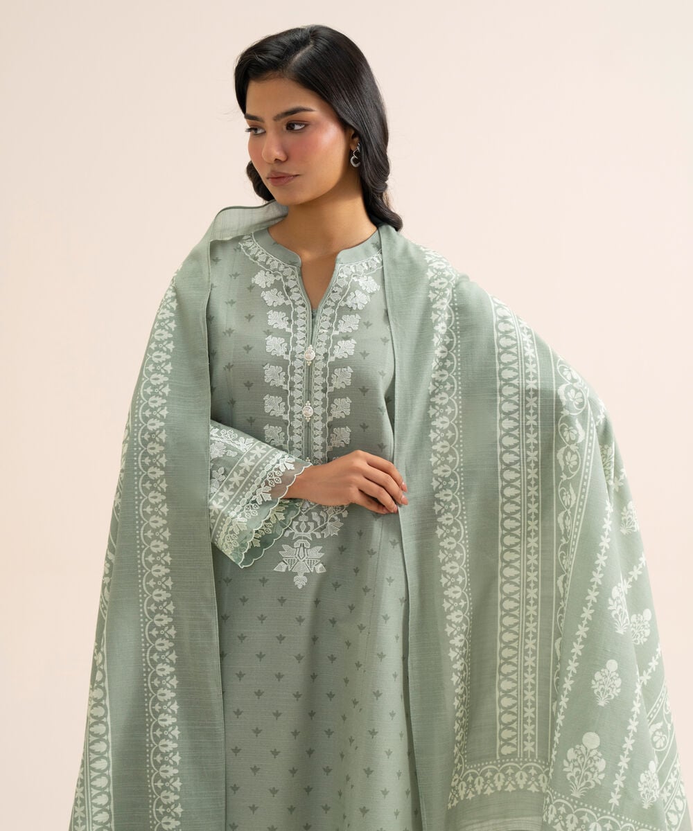 Women's Unstitched Light Khaddar Embroidered Light Grey 3 Piece Suit