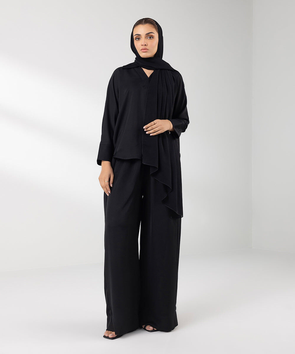 Woman - Black Flowy Shirt With Collar And Full Sleeves