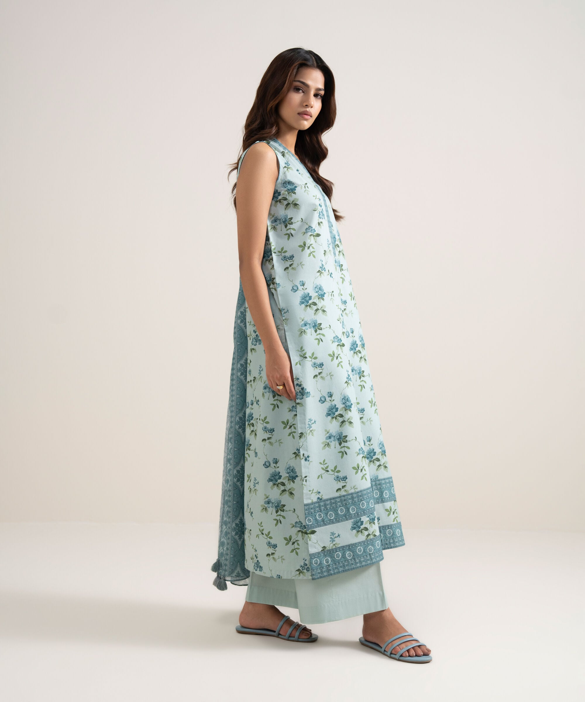 Unstitched 3 PC U3PDDS26V561