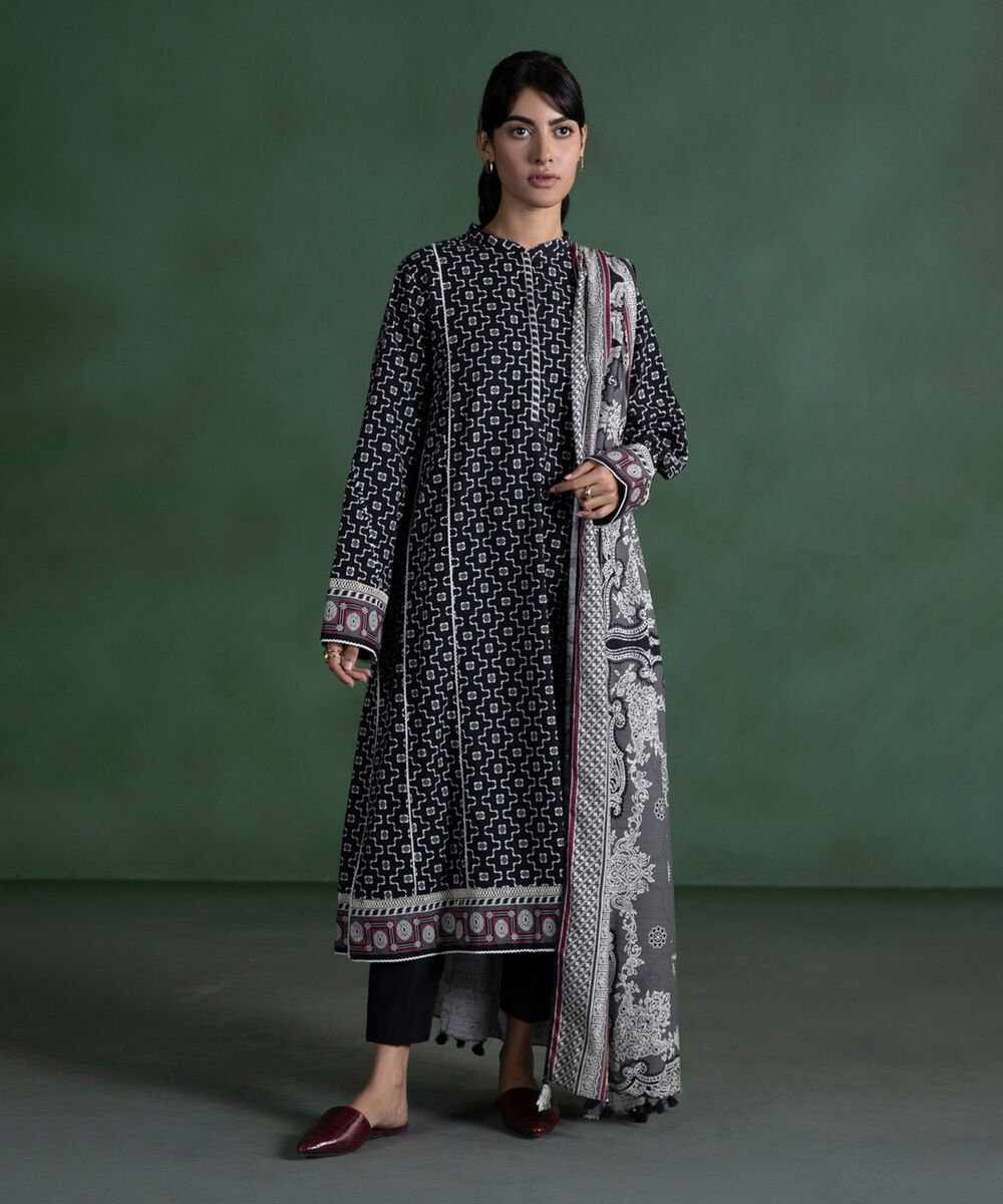 Sapphire Unstitched Winter 2 Black And Grey Three Piece