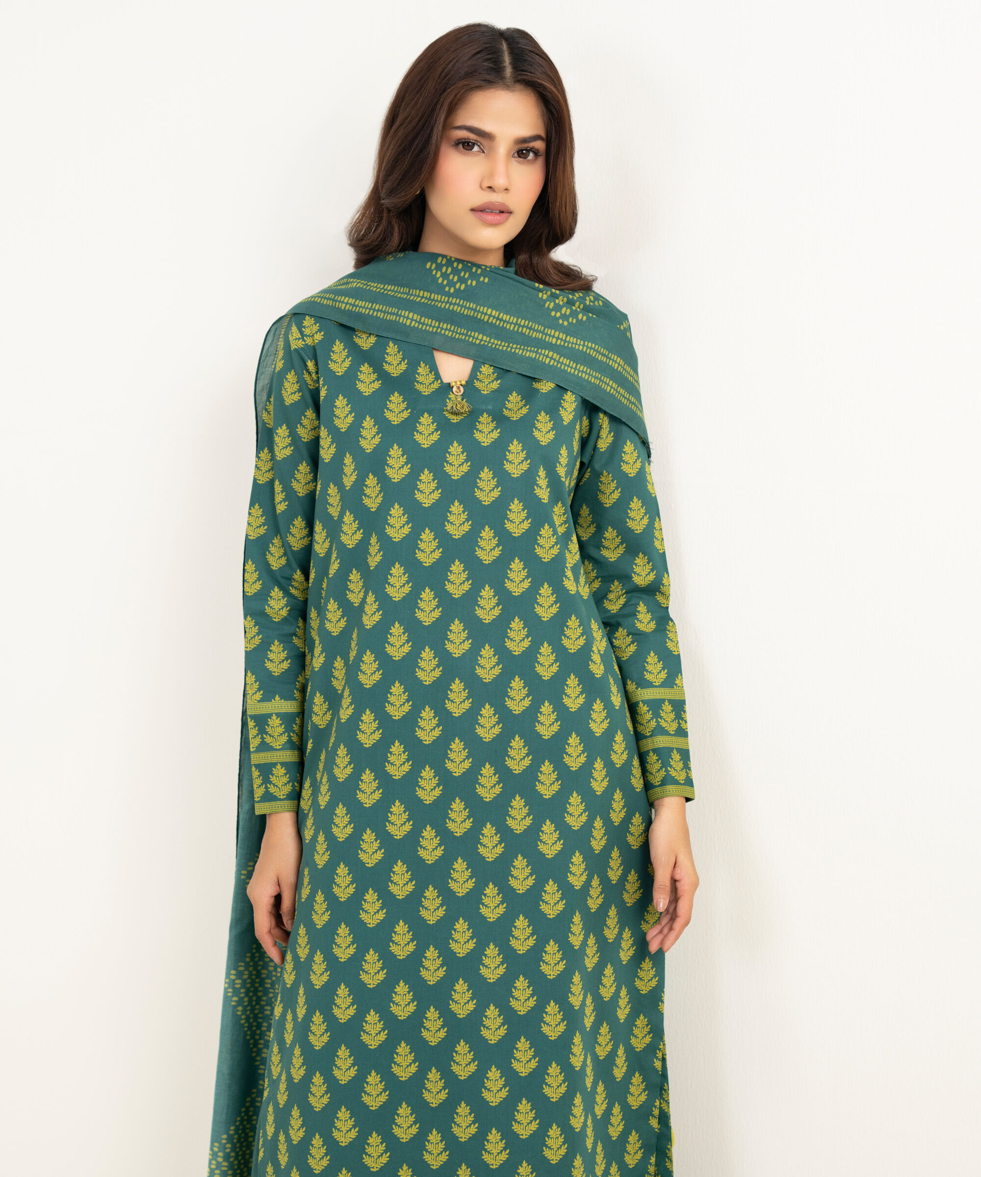 Unstitched 3 PC 3PDYS26V3130