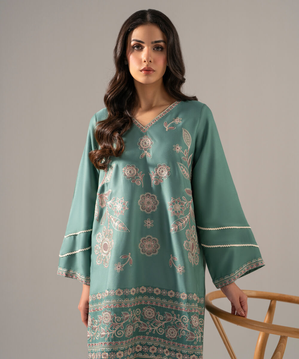 Women's RTW Bedford Solid Embroidered Seafoam Green Straight Shirt