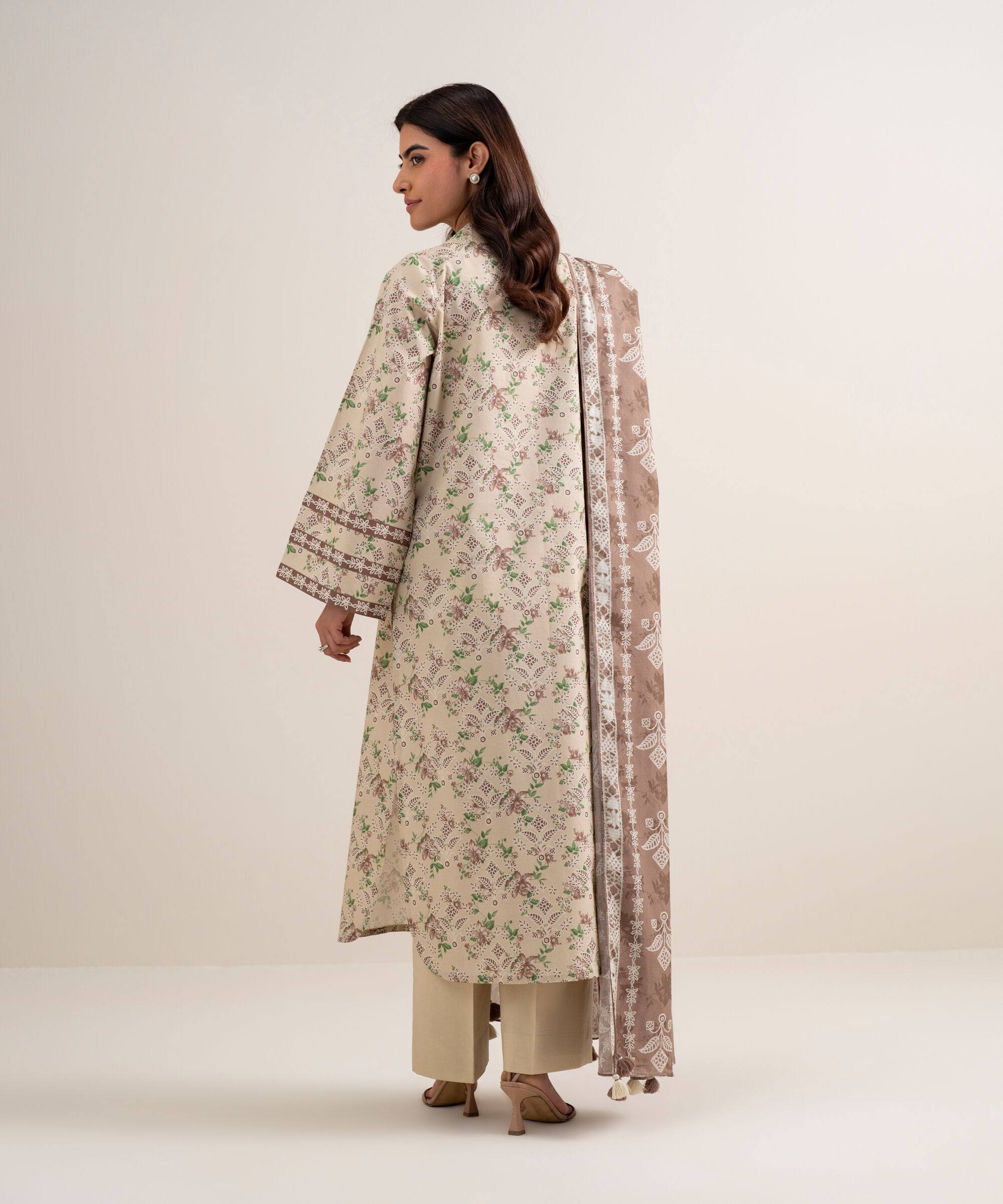 Unstitched 3 PC 3PEDDS26V547
