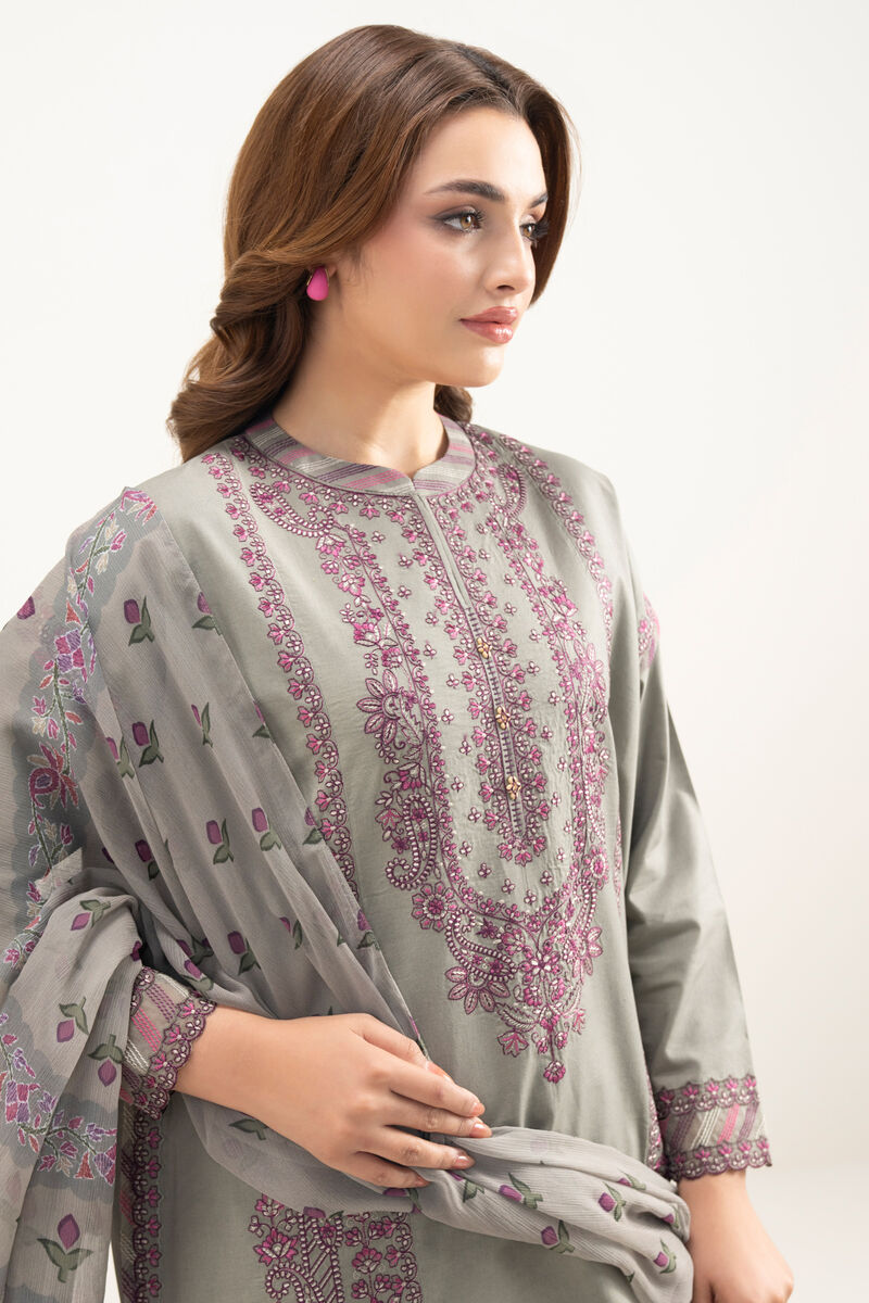 3 Piece - Embroidered Lawn Suit